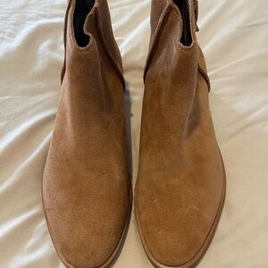 Dolce Vita Brown Suede Ankle Boots Women’s size 6